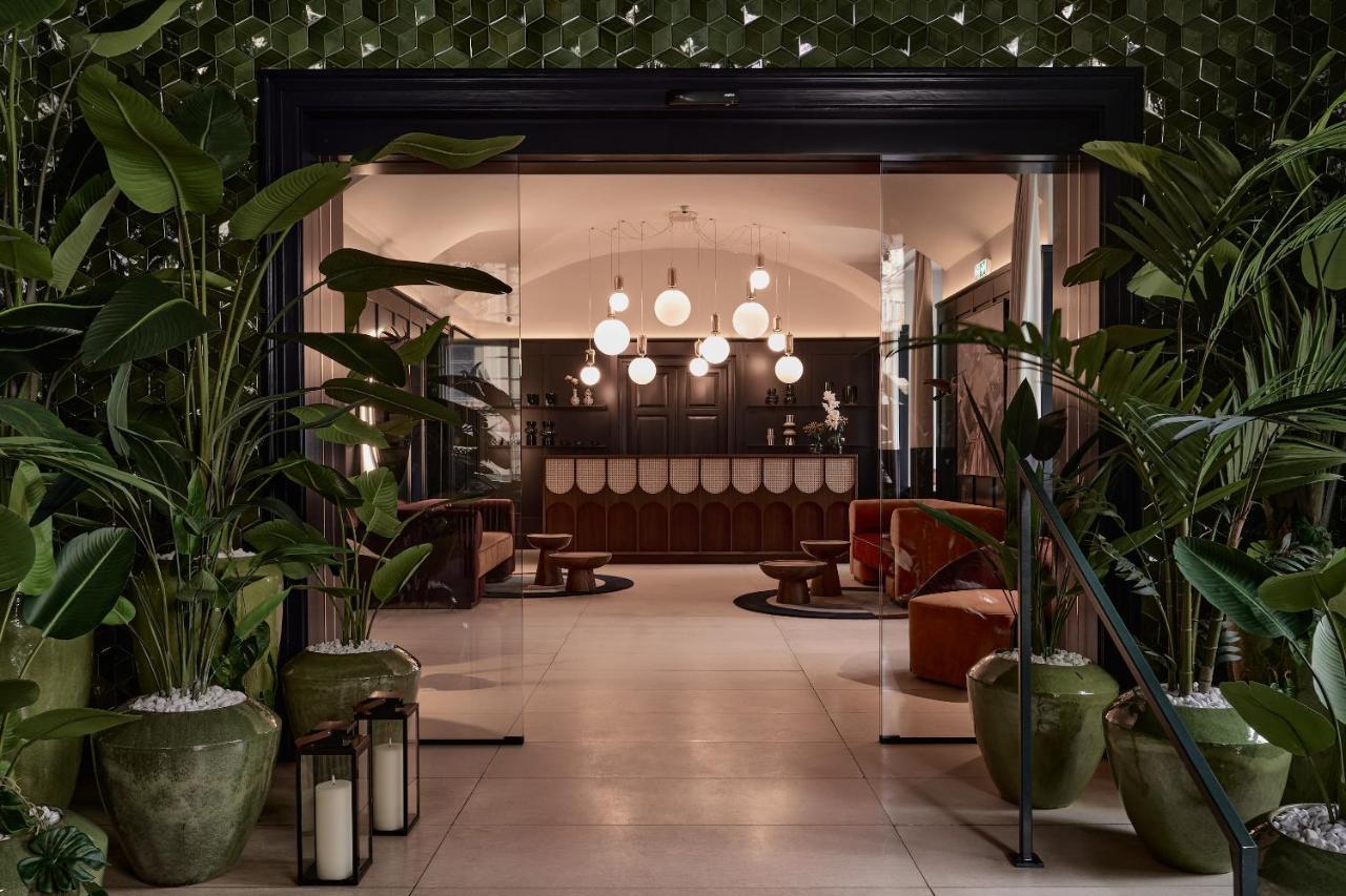 Falkensteiner Boutique Hotel Prague Ngoại thất bức ảnh The entrance to the hotel