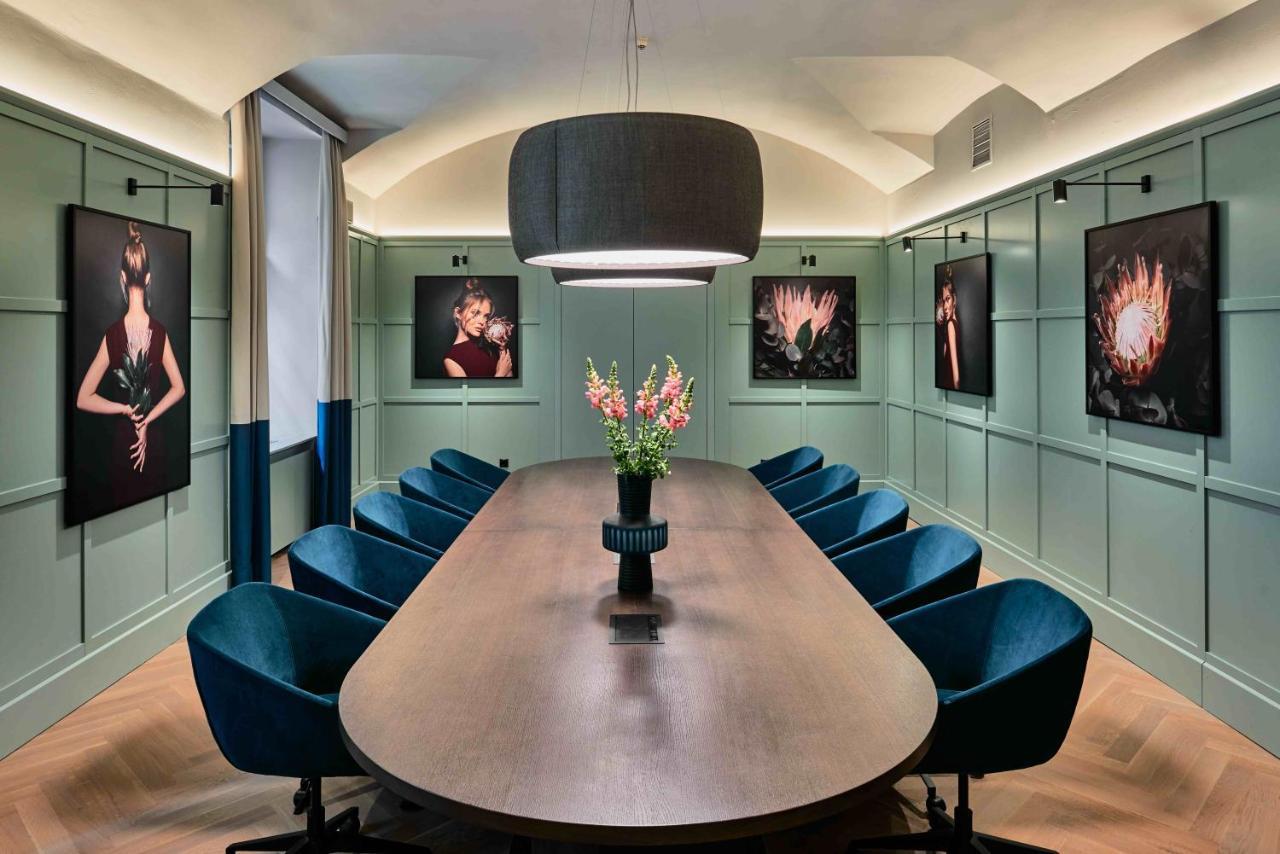 Falkensteiner Boutique Hotel Prague Ngoại thất bức ảnh The boardroom at the headquarters of The Drum