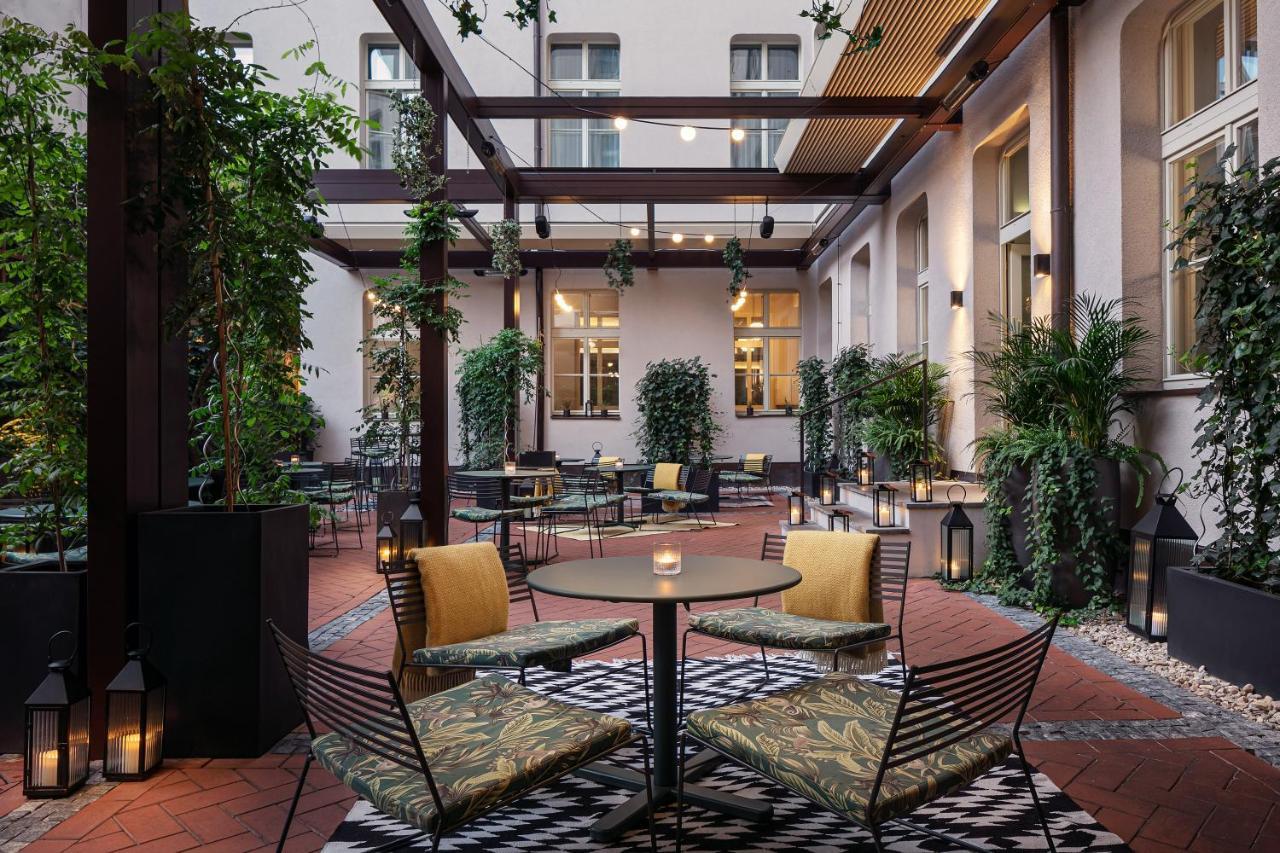 Falkensteiner Boutique Hotel Prague Ngoại thất bức ảnh The hotel's courtyard