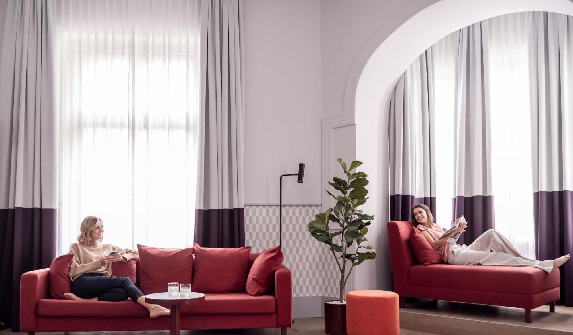 Falkensteiner Boutique Hotel Prague Ngoại thất bức ảnh The interior of a suite at the hotel