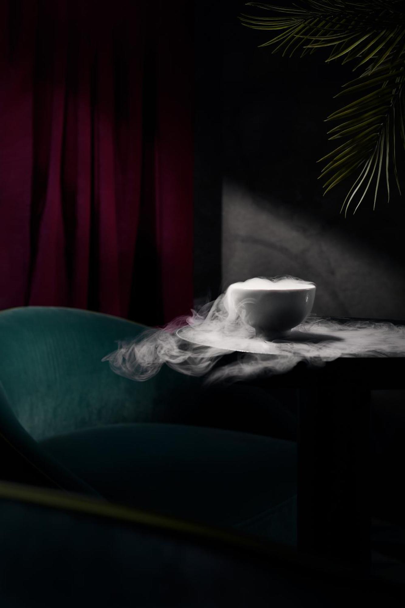 Falkensteiner Boutique Hotel Prague Ngoại thất bức ảnh Dry ice in a bowl