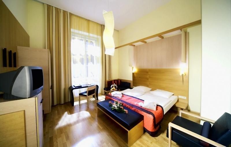 Falkensteiner Boutique Hotel Prague Ngoại thất bức ảnh A typical hotel room